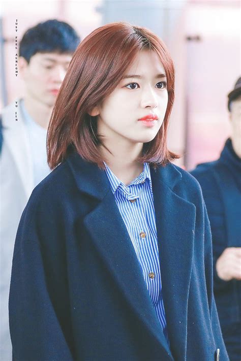 Ahn Yu Jin © Just Feel Alright Medium Hair Cuts Medium Length Hair