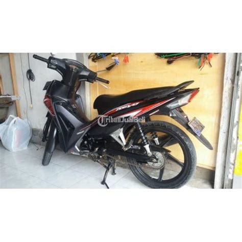 Motor Honda Revo PGM FI Tahun 2014 Bekas Second Harga Murah Di Denpasar