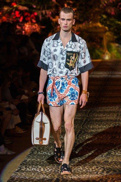 Dolce And Gabbana Spring 2020 Menswear Collection Vogue Menswear Dolce And Gabbana Man