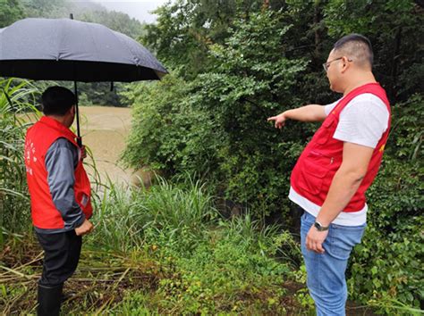 最是风雨见初心 荷塘党旗分外红地市快报资讯江西商网