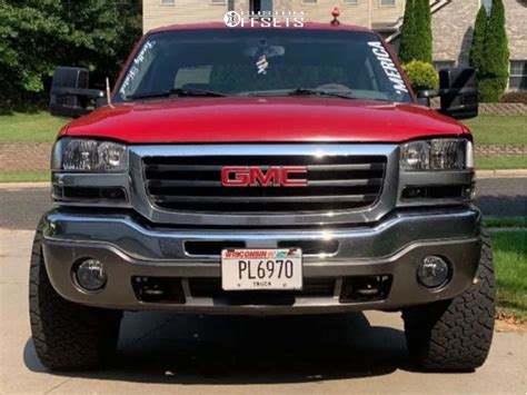 2004 GMC Sierra 1500 With 20x10 19 Hardrock Crusher And 33 12 5R20