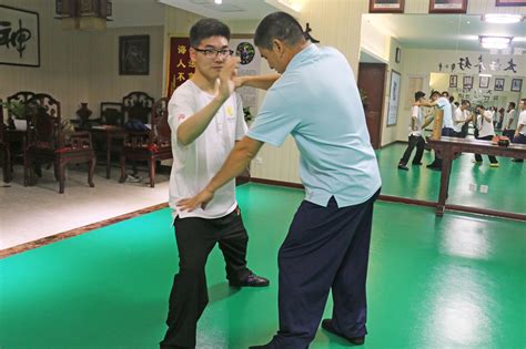 陈式太极拳：命门后撑的细致练法