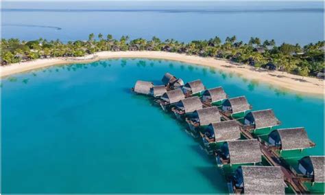 5 Best Fiji Resorts with Overwater Bungalows & Villas [2024]