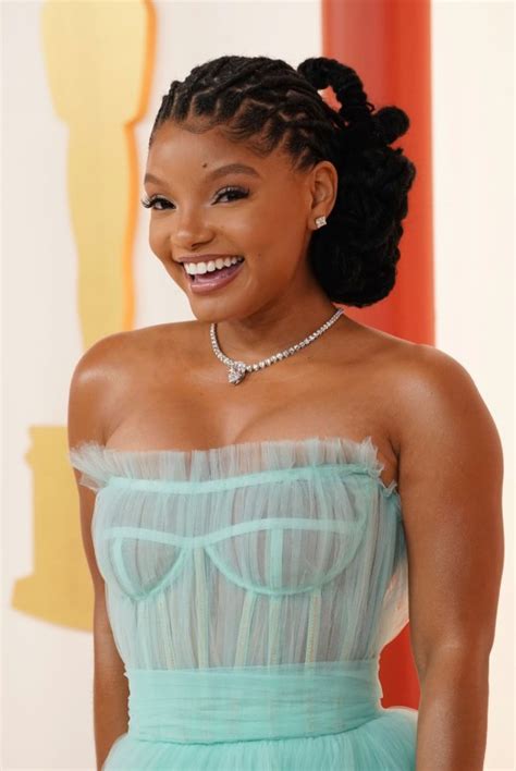 The Little Mermaid Halle Bailey Teases Modern Ariel In Remake Metro News