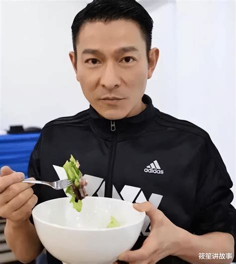 62岁刘德华状态不输小鲜肉，看他食谱才知道，原来他对自己那么狠 文化资讯存满娱乐网