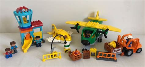 Duplo Airport And Cargo Plane