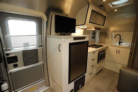 2023 Airstream Caravel 20FB 15552