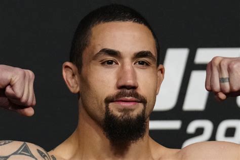 Ex campeão do UFC aposta em vitória de Du Plessis contra Adesanya Ag