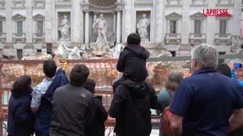 Fontana Di Trevi A Pagamento Truffa Di Tot Diventa Realt