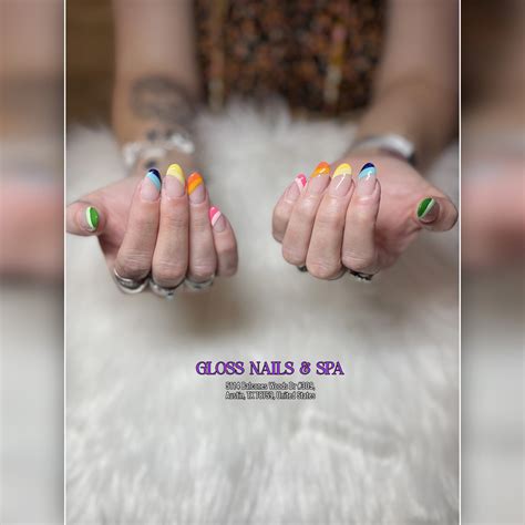 Get Acrylic Dipping Powder Gel Nails With Complimentary Drinks At Gloss Nails And Spa In Austin