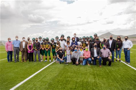 Inaugura Alcaldesa campo de fútbol americano en el COBACH 10 Sala de