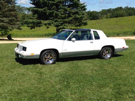 1985 Cutlass G Body T Tops White Two Door Automatic 442 Loaded