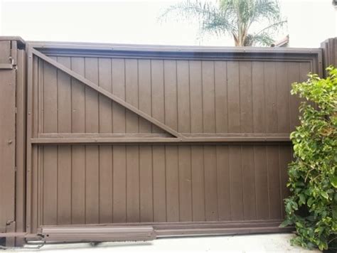 Pergola And Fence Refinish Classique Entrée Los Angeles Par Harwell Fencing And Gates