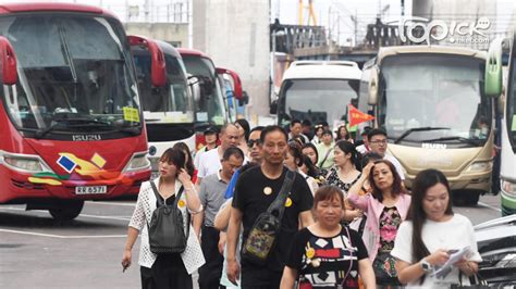 內地客逼爆土瓜灣 1小時逾10旅行團壓境