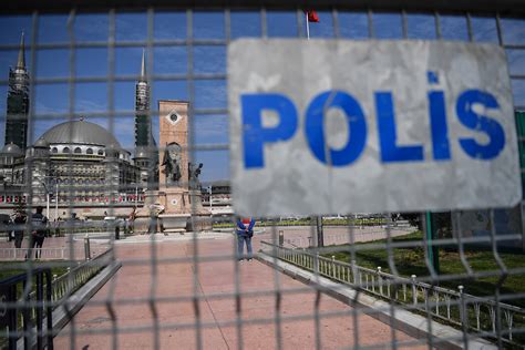 Turkish Police Arrest 2 Journalists In Espionage Investigation