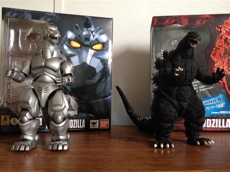 Bandai Sh Monsterarts Godzilla 1994 And Mecha Godzilla 2 1731142760