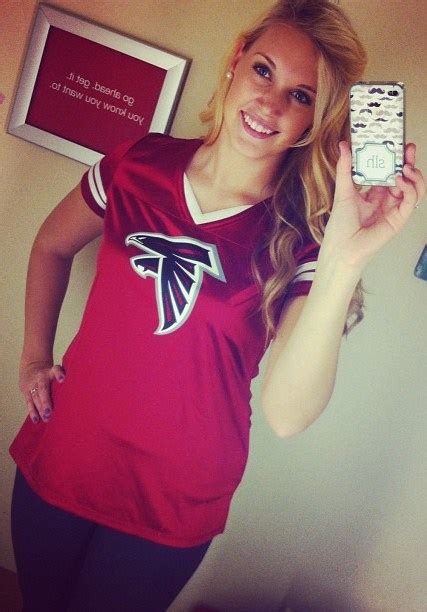 Beauty Babes Nfl Sunday Week 9 Sexy Babe Alert Dallas Cowboys Vs Atlanta Falcons Who Wins