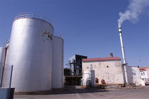 Polémica en La Puebla de Híjar por la reapertura de la antigua fábrica