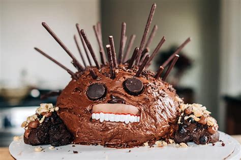 How To Make The Sonic The Hedgehog Cake From Snl Let S Eat Cake