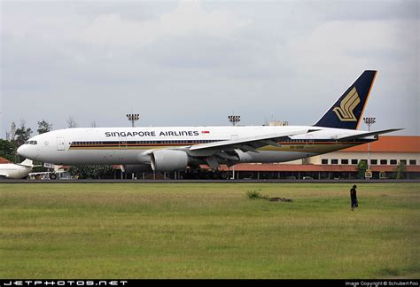 V Srb Boeing Er Singapore Airlines Schubert Foo Jetphotos