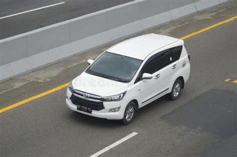 2017 Daihatsu Sigra R Deluxe Editorial Image Image Of Vehicle