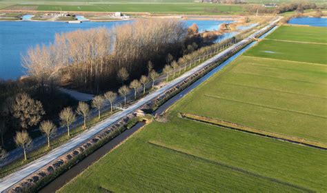 Vrijliggend Betonnen Fietspad Langs Werkerlaan Aangelegd Stadshagen