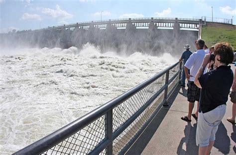 2011 Flood Impacted Dam Operations 247 Community