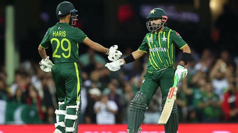 Pakistan Beat New Zealand Pakistan Won By 7 Wickets With 5 Balls