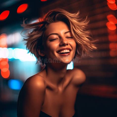 Portrait Of A Woman With Short Blonde Hair Smiling In The City At Night Stock Illustration