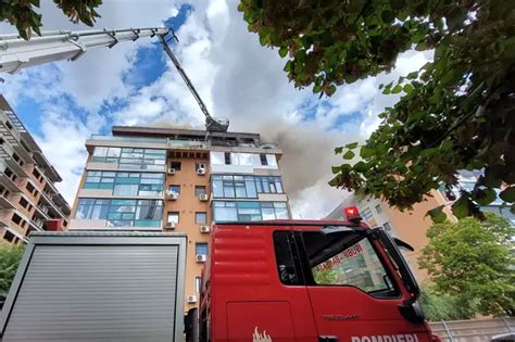 Incendiu Puternic La Un Bloc Din Voluntari Intervin Mai Multe Echipaje