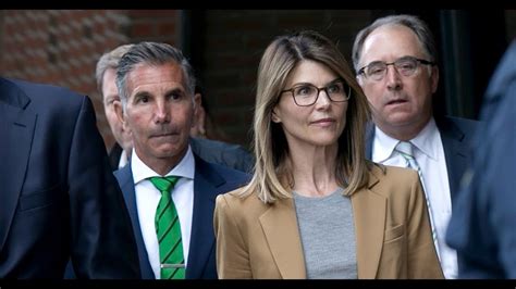 Lori Loughlin And Mossimo Giannulli Urge Judge To Drop Charges In