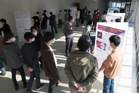 2022年度 修士博士課程の学生による研究発表会を開催 ICRR Institute for Cosmic Ray