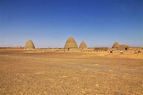 Premium Photo | Old dongola in sudan, africa