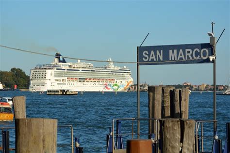 Venezia La Grande Fuga Delle Crociere Dalla Laguna Futuro A Rischio