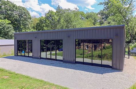 Modern Steel Buildings