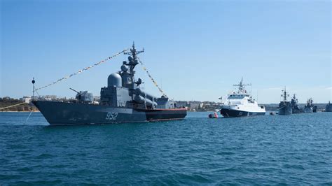 Росія згортає флот у Чорному морі, але рівень ракетної небезпеки ...