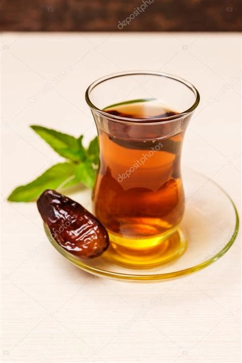 Arabic tea in traditional teacup — Stock Photo © OlenaPavlovich #120955666