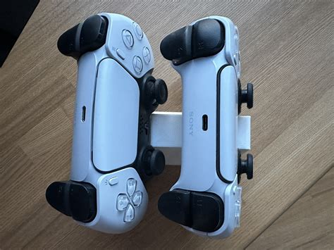 STL Datei Solider Ständer für zwei ps5 Controller Vorlage für 3D