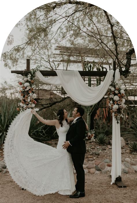 Winter Wedding at the Desert Botanical Gardens - Kali M Photos