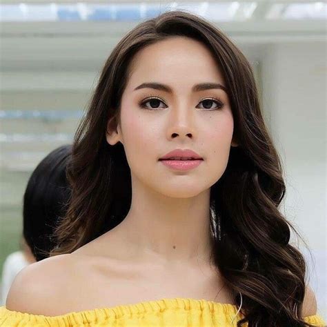 Yaya Urassaya ជាកំពូលស្រីស្អាត តែមិននឹកស្មានថារូបសម្គាល់ខ្លួនកាលពីនៅរៀនបែបនេះសោះ Khmerload