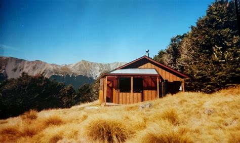 Bushline Hut Nelson Lakes National Park Nelson Tasman Hut Bagger