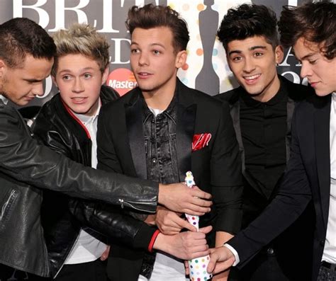 One Direction Chega Ao Brasil Para Shows Crazy For One Direction Brasil