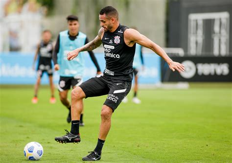 Direto do CT Timão tem primeiro treino tático de olho no Grêmio