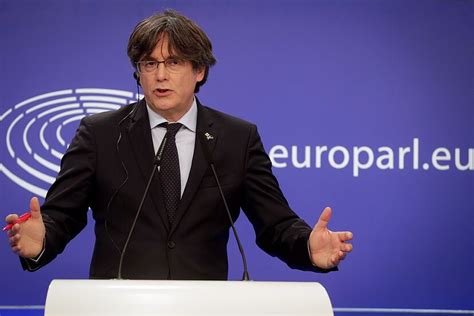 La Fiscalía pide a Llarena que dicte orden de detención para Puigdemont