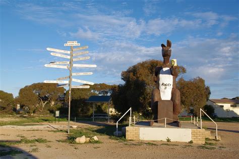 Border Village Roadhouse SA @ ExplorOz Places