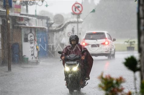 Wasapada Potensi Cuaca Ekstrem Di Yogyakarta Antara Foto