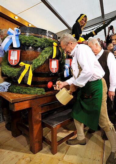 Wiesn Aufbau Geht Los Und So War S Letztes Jahr Abendzeitung M Nchen