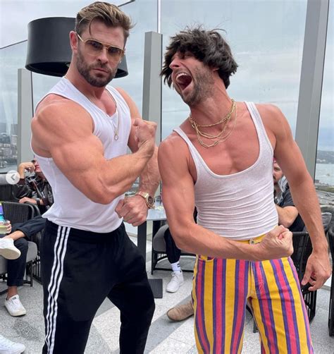 Oda A Los Bíceps De Chris Hemsworth Shangay