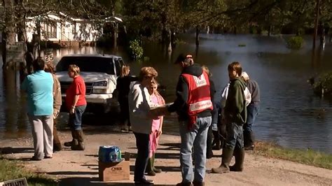 Floodwaters, river levels rising near Galivants Ferry; residents flee ...