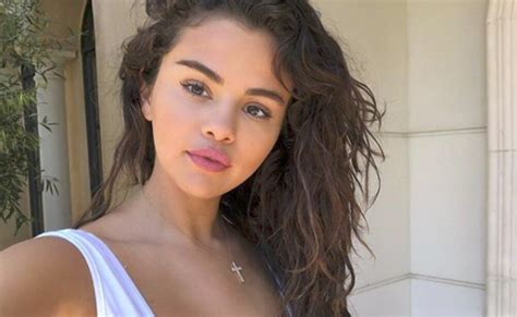 Selena Gomez Vuelve A Romper Instagram Con Una Foto Al Natural Chic